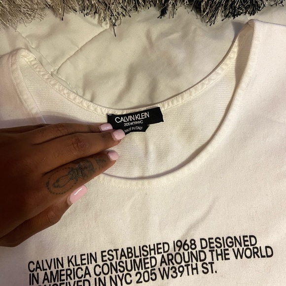 Calvin Klein white tee - Picture 2 of 2